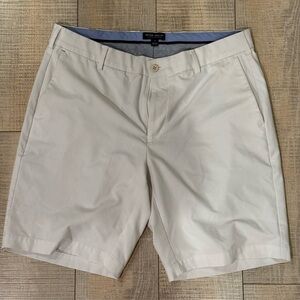 Peter Millar Golf Shorts Men’s 34 White